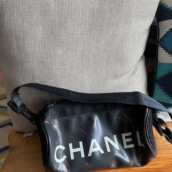 Chanel Small Duffle Bag - Picture 4 of 8